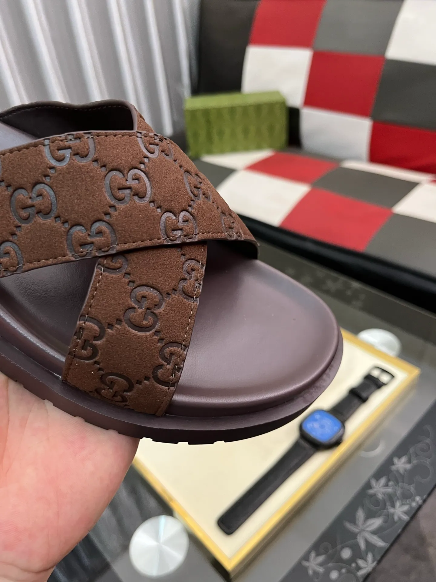 Men's shoes 💰320⌚️⌚️ (gucci-Gucci) New men's slippers, high-end boutique, made of cowhide, with exquisite embossed logo decoration on the upper, fine workmanship, super soft soles, casual, loose and comfortable, a must-have in summer! \nsize：38-44